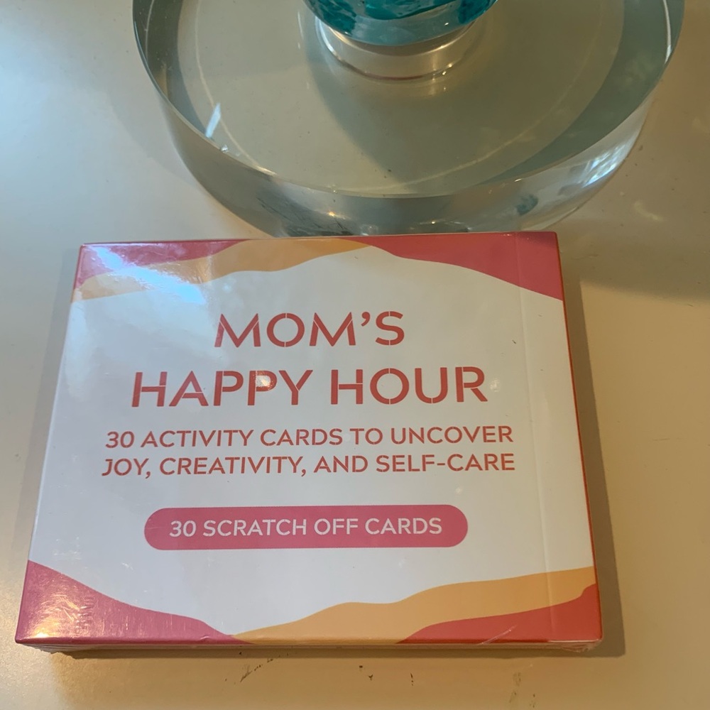 NWT
Mom’s Happy Hour
30 ACTIVITY CARDS TO UNCOVER
JOY, CREATIVITY, AND SELF-CARE
